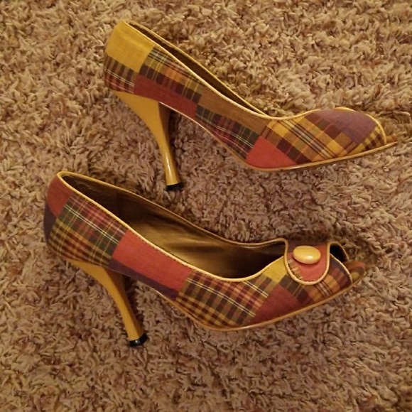 Bakers Shoes - Bakers dressy golden yellow and plaid heels